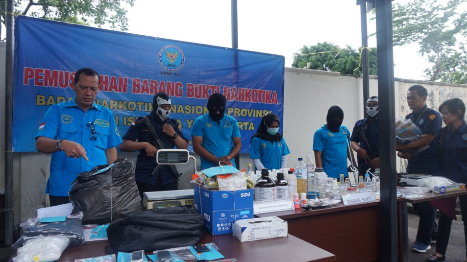 BNNP DIY Musnahkan Shabu Seberat 2.155 Gram dan CL (Clandestine Lab)